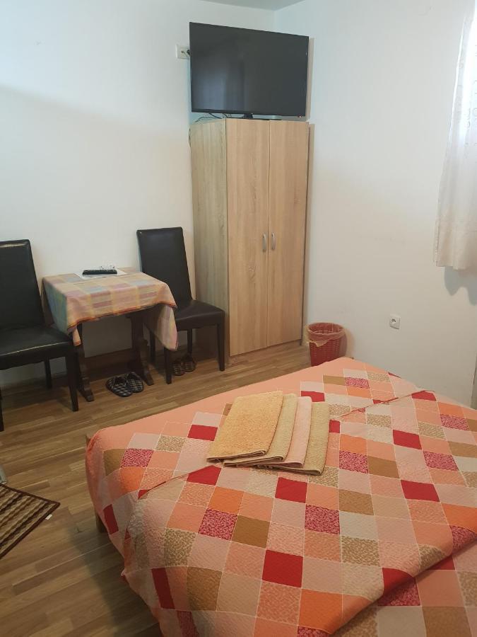 Hotel Pansion Lug Bělehrad Exteriér fotografie
