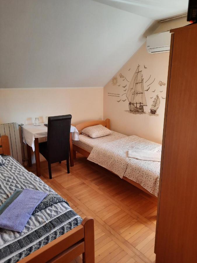 Hotel Pansion Lug Bělehrad Exteriér fotografie