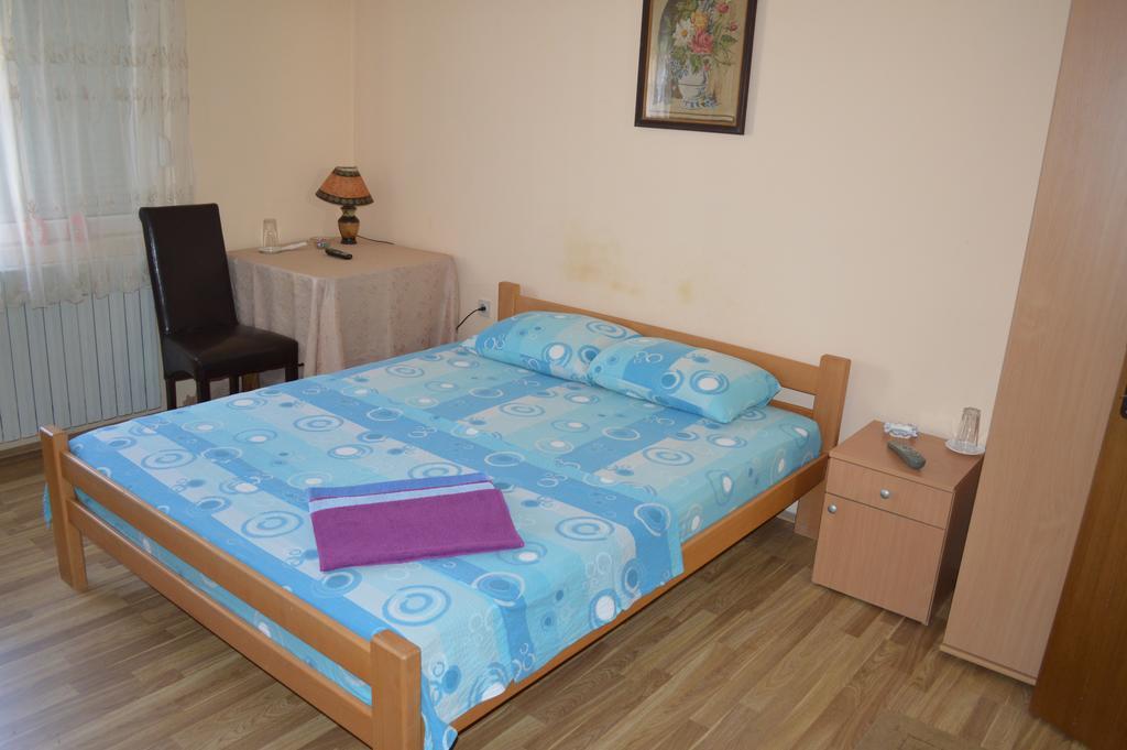 Hotel Pansion Lug Bělehrad Pokoj fotografie